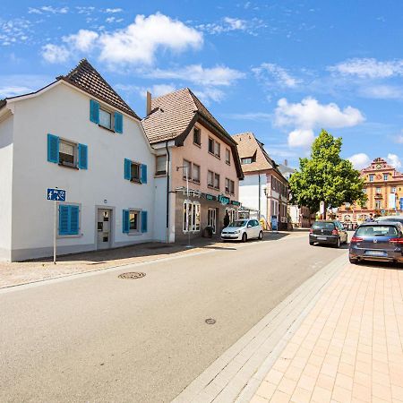 Modern Apartment in Herbolzheim with Extensive Kitchen Exterior foto